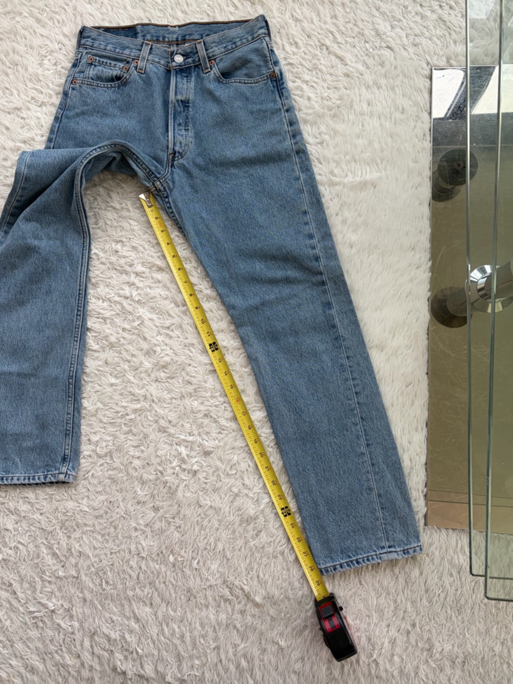 90s Vintage Levi’s 501 med wash - Picture 7 of 16
